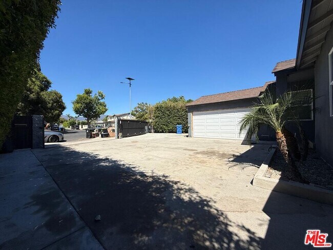 Building Photo - 15830 Blackhawk St