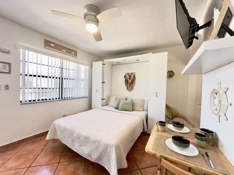 Building Photo - 104 Harding St