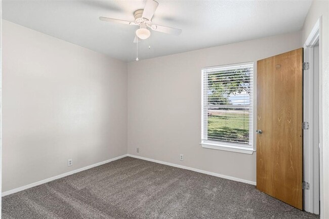 Building Photo - Charming 3-bedroom 2 bath Home Located in Cleburne.