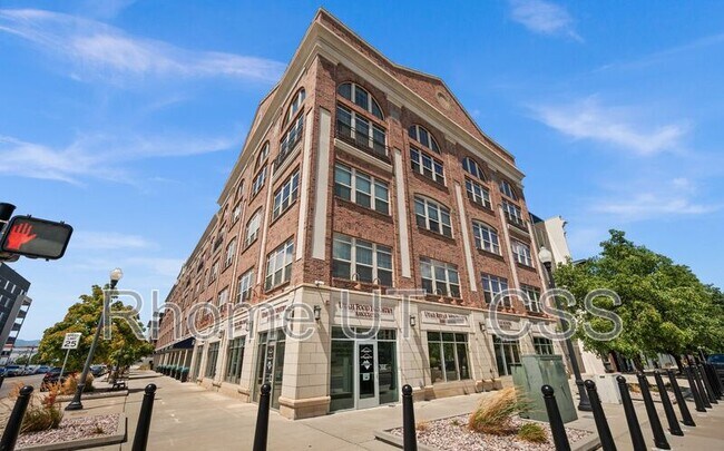 Primary Photo - 4276 S Main St