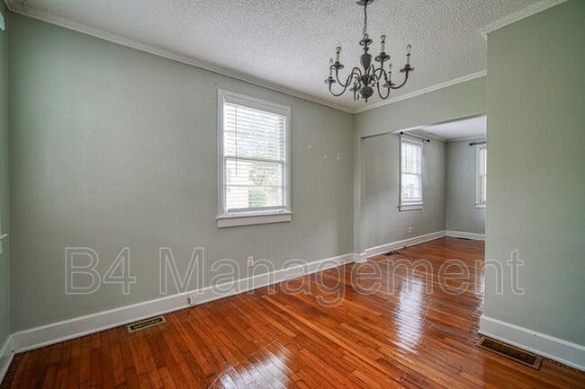 Building Photo - 534 Lucerne Dr