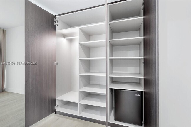 Building Photo - 2950 NE 188th St