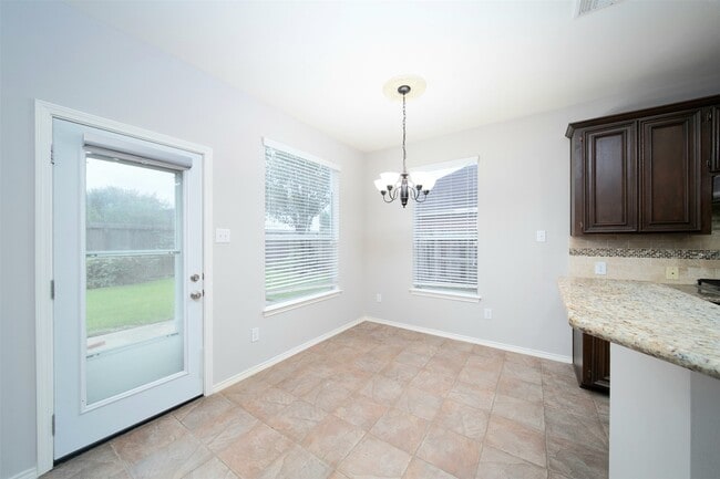 Building Photo - 3627 Midland Dr