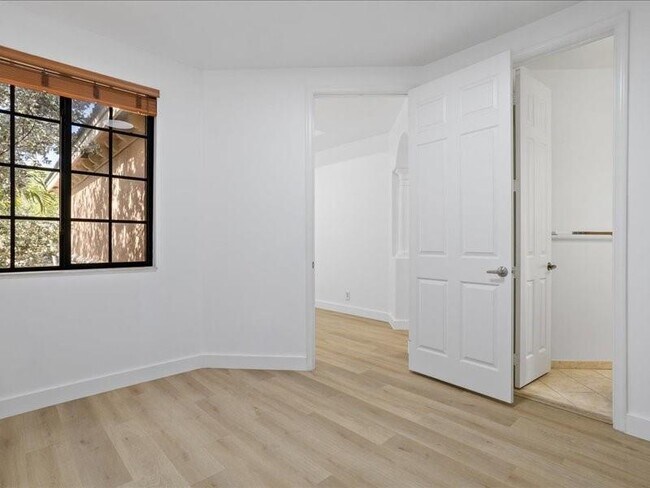 Building Photo - 2798 Center Ct Dr