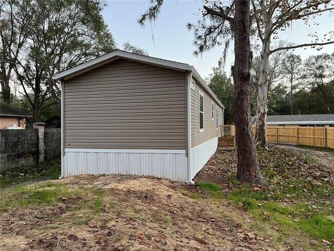 Building Photo - 39141 Bay Ave
