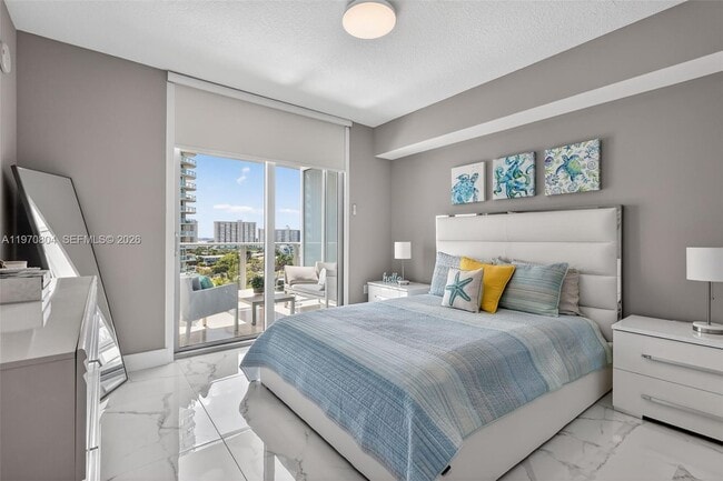 Building Photo - 300 Sunny Isles Blvd