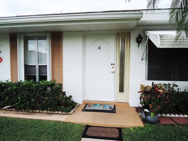 Building Photo - 322 Colony Ln