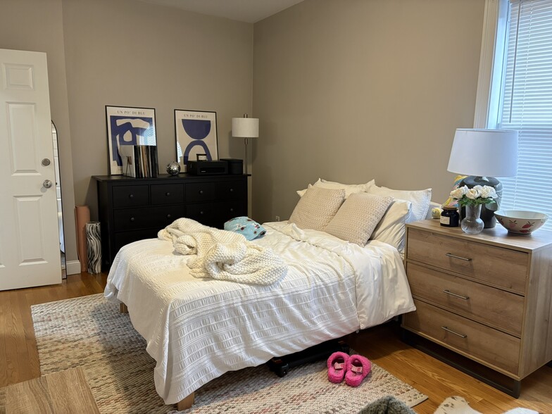 Building Photo - 23 Saint Lukes Rd