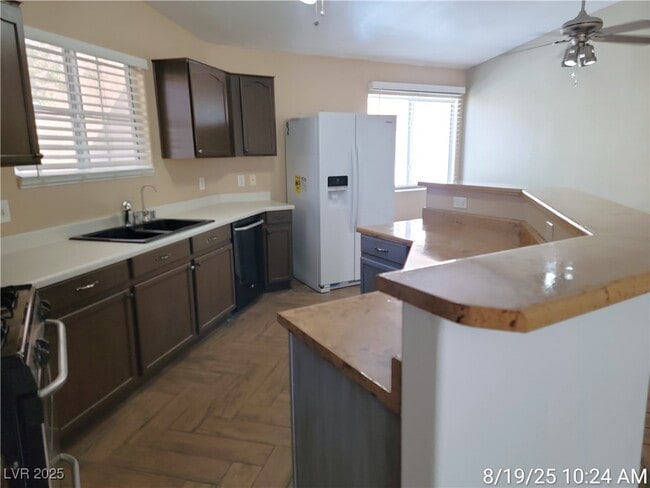 Building Photo - 5250 Panguitch Dr