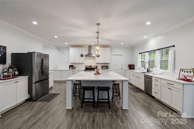 Building Photo - 122 Rutan Ct