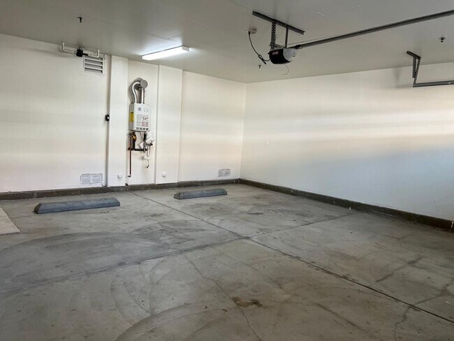 Building Photo - Gault For Rent