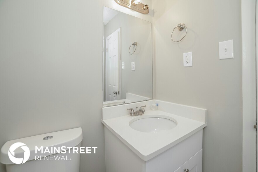 Building Photo - 8339 Reinosa Way