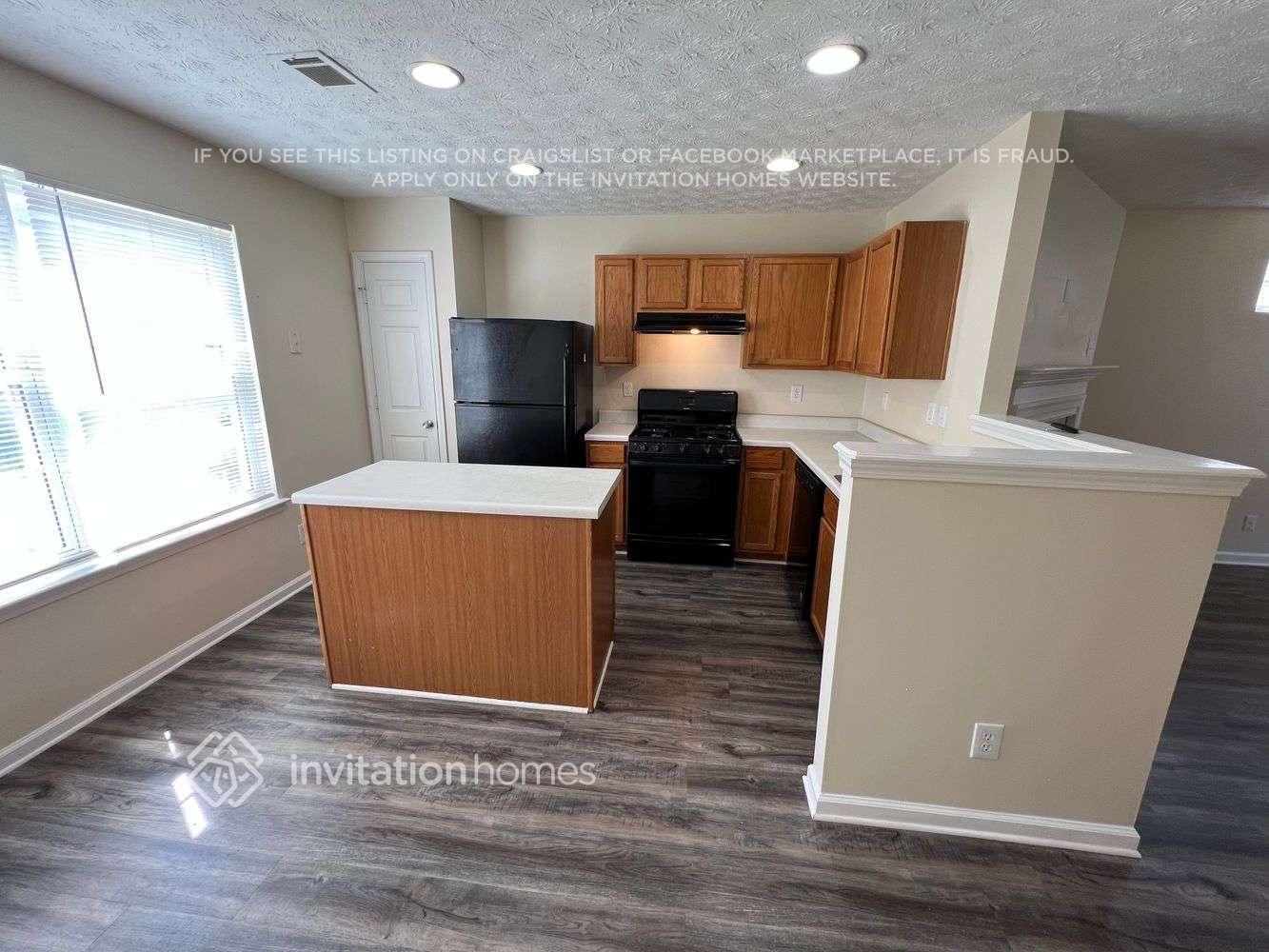 Building Photo - 170 Meadowridge Dr