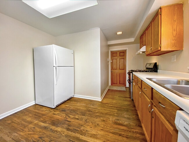 Building Photo - 33670 N Idlewild Dr