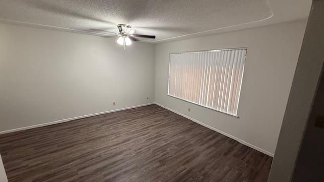 Building Photo - 461 W Shaw Ave