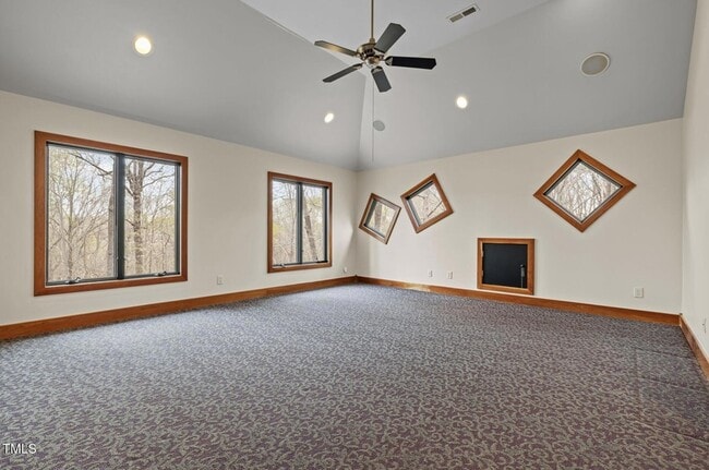 Building Photo - 6016 Glenthorne Dr