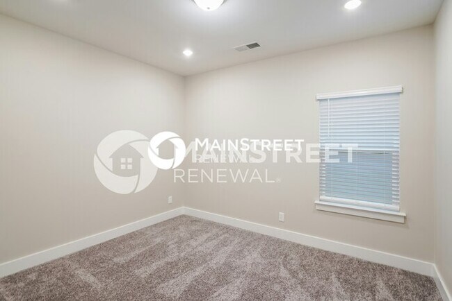 Building Photo - 5 Bedroom Pet-Friendly Home in ANTIOCH, TN...