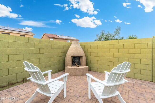 Building Photo - 17471 W Desert Sage Dr