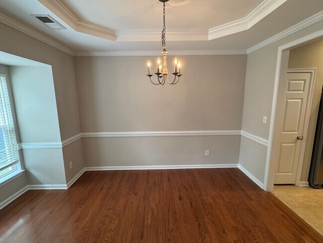 Building Photo - 152 N Arcadian Way