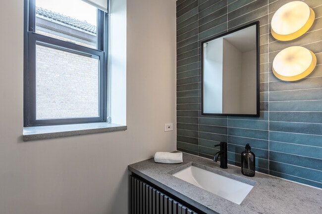 Building Photo - 2228 N Kedzie Blvd