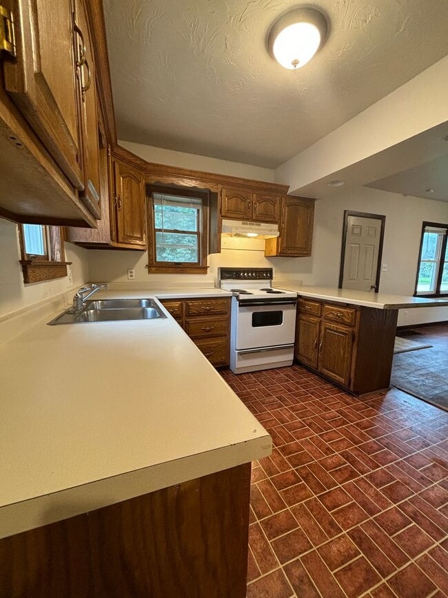 Building Photo - Charming 2 Bedroom 1 Bath Single Family Ho...
