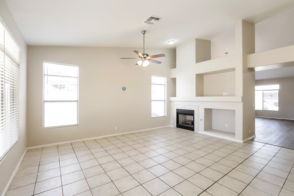 Building Photo - 730 N Swallow Ln