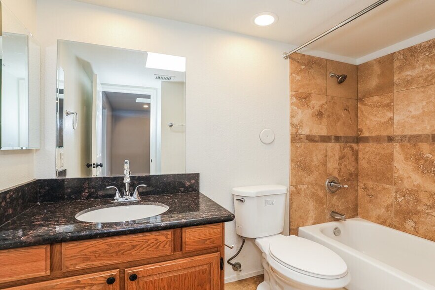 Building Photo - 7519 W Sequoia Dr