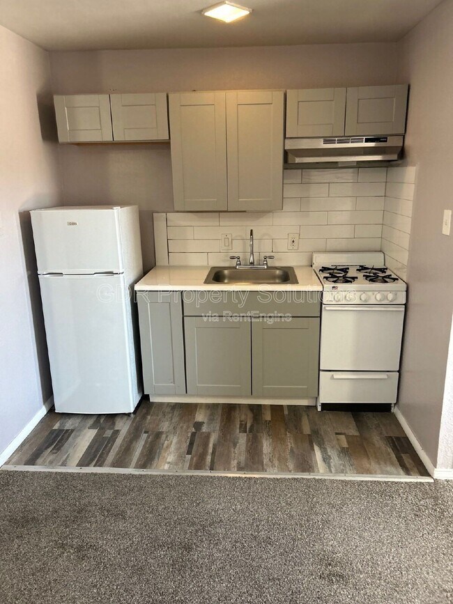 Building Photo - 401 14th St NW