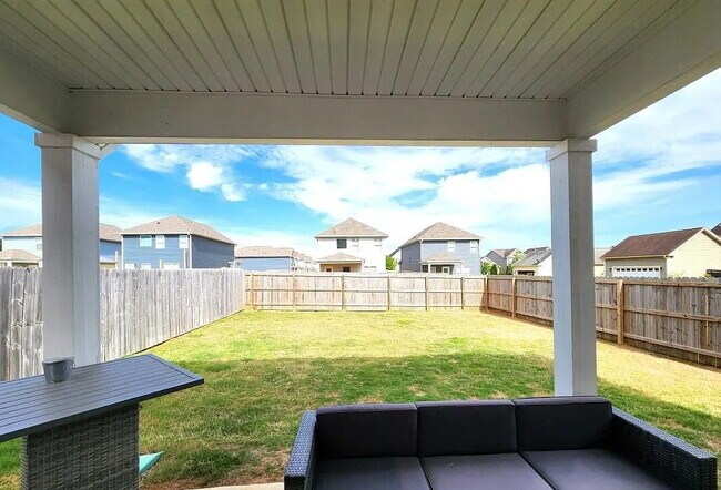 Building Photo - Coming soon!!!  "Charming 3-Bed Haven in H...