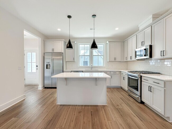 Building Photo - 258 Symphony Ave