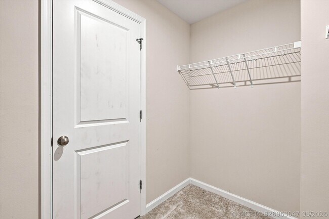 Building Photo - 484 Cherimoya St