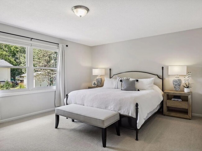Building Photo - Gorgeous 4 Bedroom in Desirable Mahtomedi ...