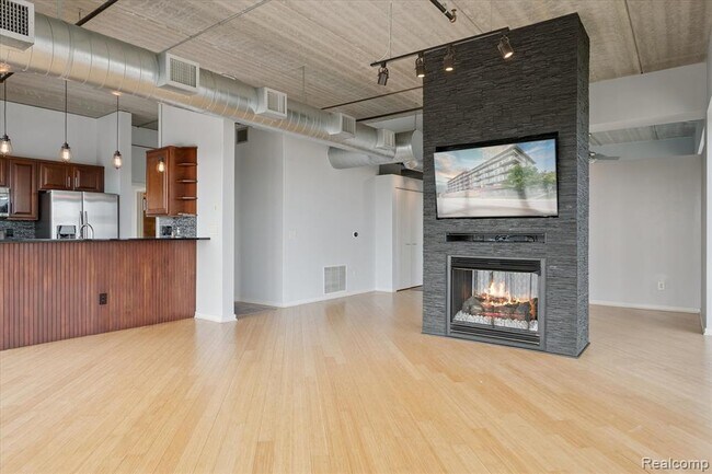 Building Photo - 101 Curry Ave