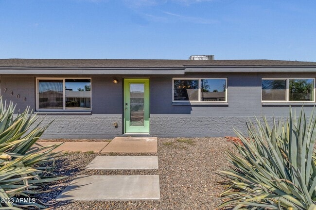 Building Photo - 7408 E Beatrice St