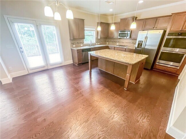 Building Photo - 5840 Zelkova Dr