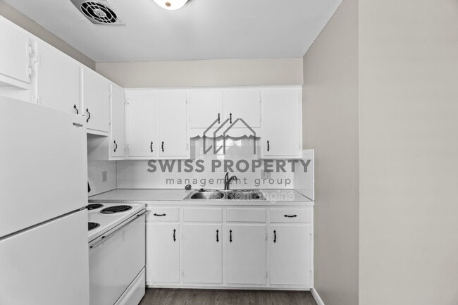 Building Photo - 1549 Oakland Park Ave