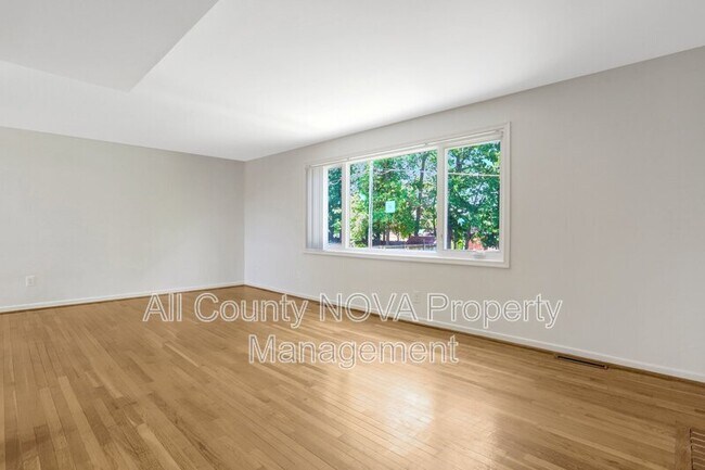 Building Photo - 3353 Ardley Ct