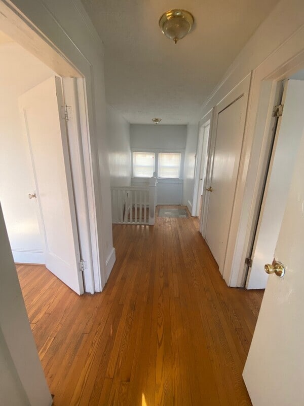 Building Photo - 916 College Ave