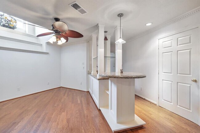 Building Photo - 4063 Breakwood Dr