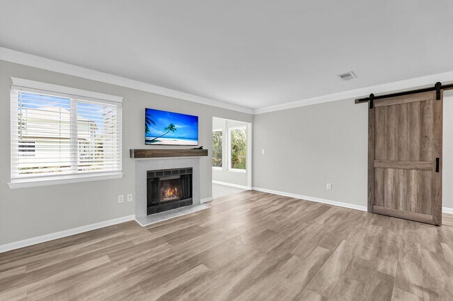 Building Photo - 266 Alexandra Dr