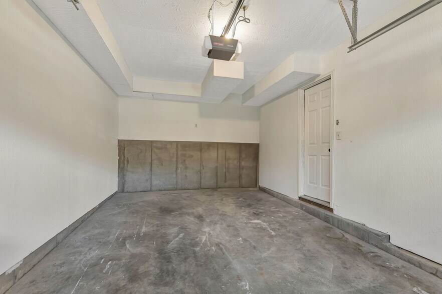 Building Photo - 76 Glenwood Ave