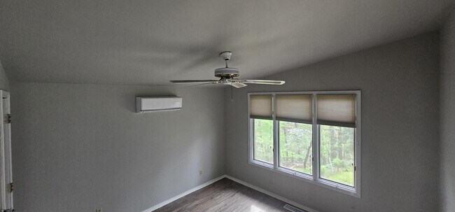 Building Photo - 2 Hope Dr