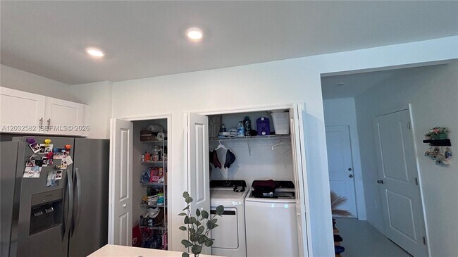 Building Photo - 4228 Caterina Ct