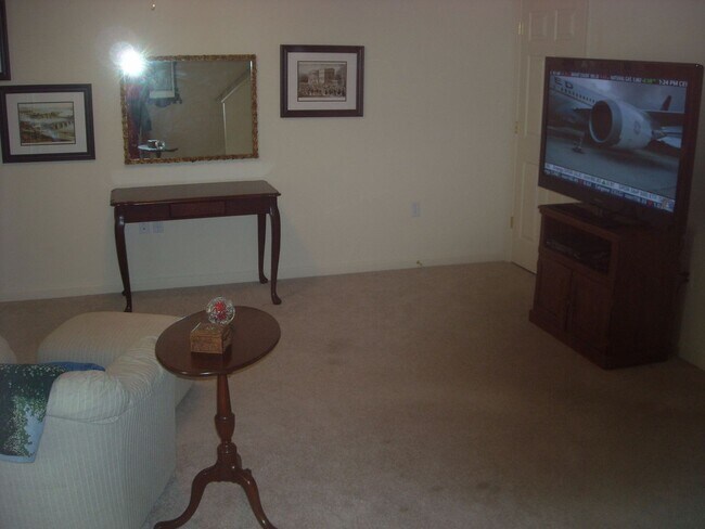 Building Photo - 3BR, 2 ba townhouse in the Pinnacles with views
