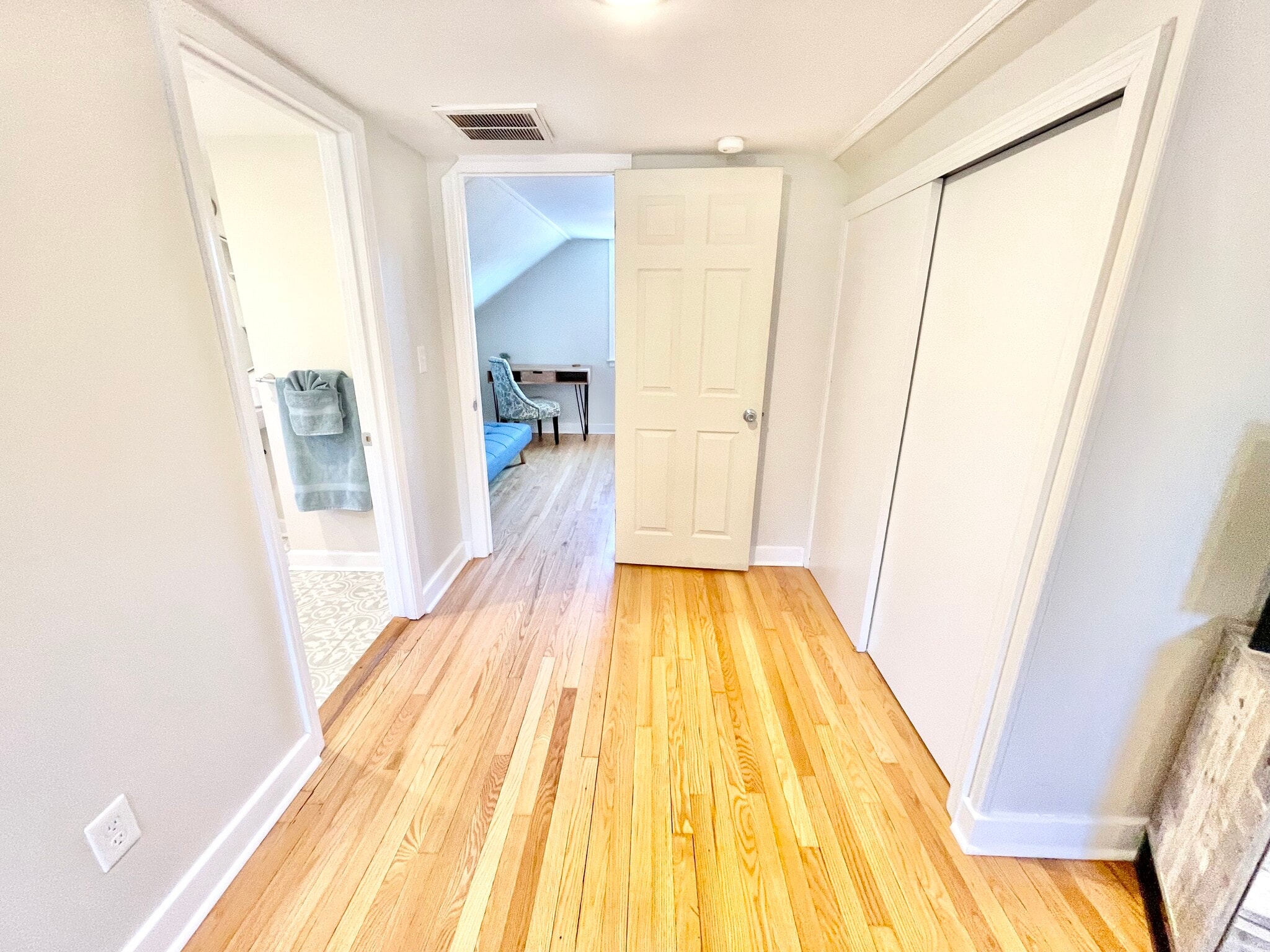 Building Photo - 1325 Willow Dr