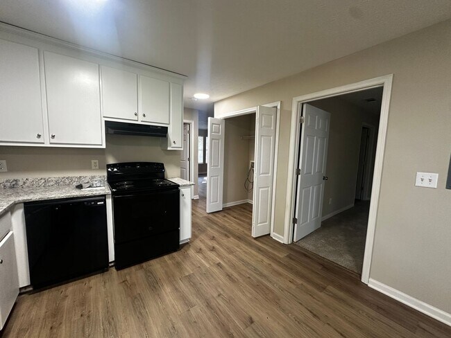 Building Photo - Multi-Family in Douglasville