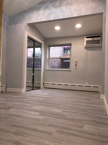 Building Photo - 203 Avenue Z