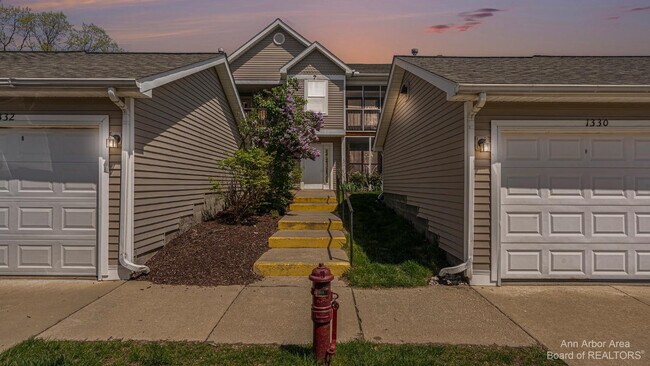 Primary Photo - 1328 Heatherwood Ln