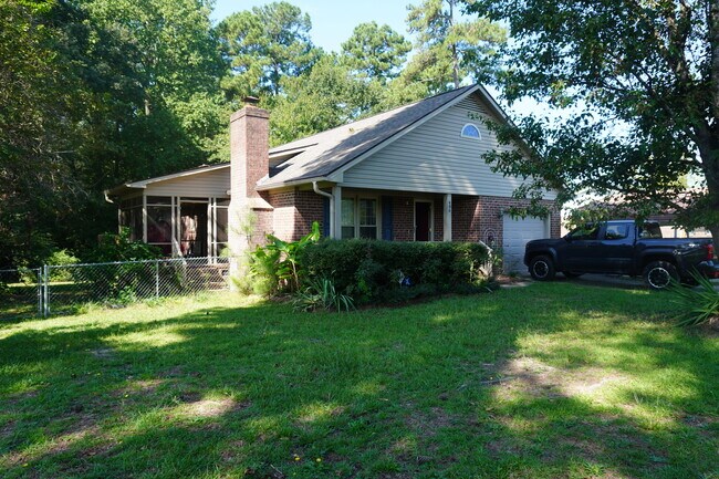 Building Photo - 496 Lindsay Rd