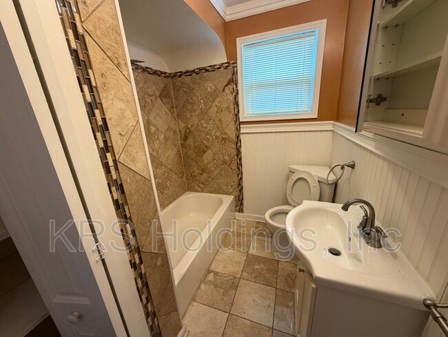 Building Photo - 28 Gillis Rd